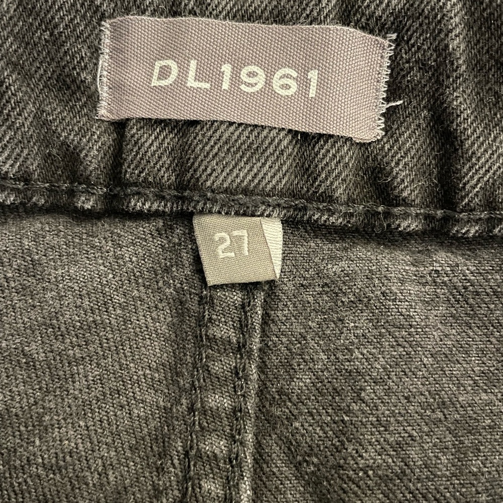 DL1961 Cleo High Rise Feather Short - Picture 6 of 6